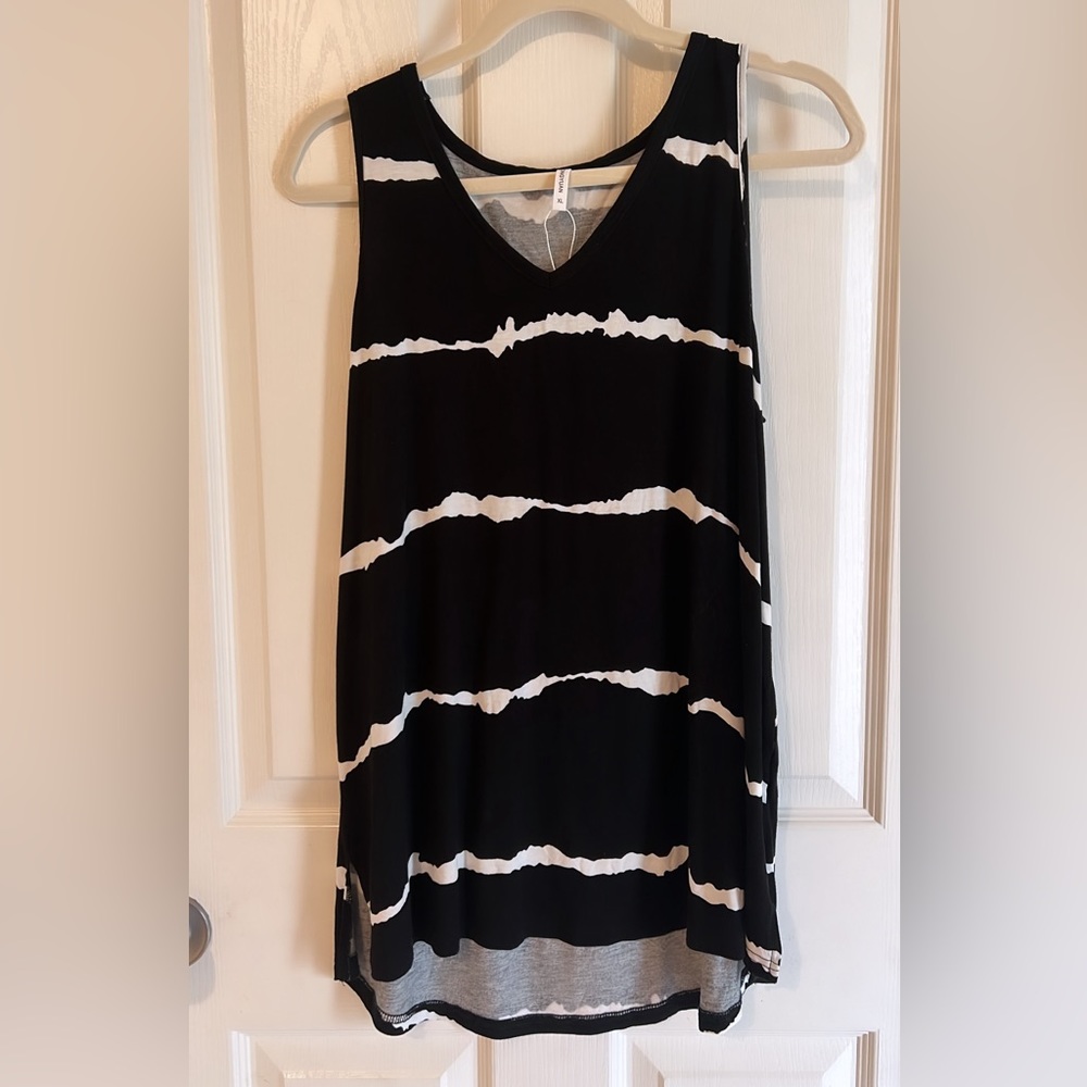 LONGYUAN Black & White top